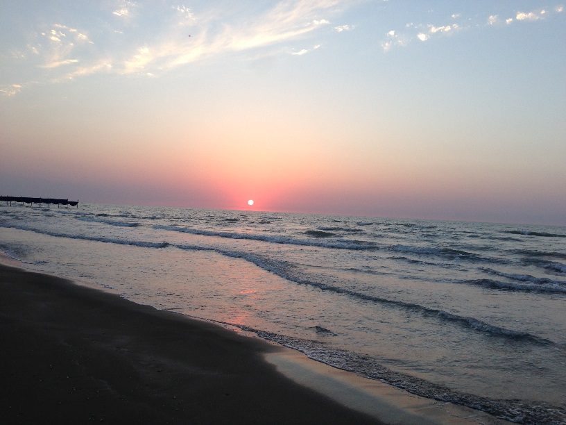 غروب خورشید در دل دریای مازندران