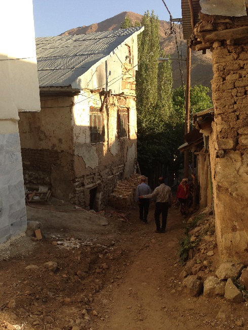  کوچه های روستای اورازان در تالقان زادگاه جلال آل احمد