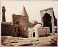 عکس مربوط به دوره قاجار از مقبره بایزید بسطامی در شهر باستانی بسطام